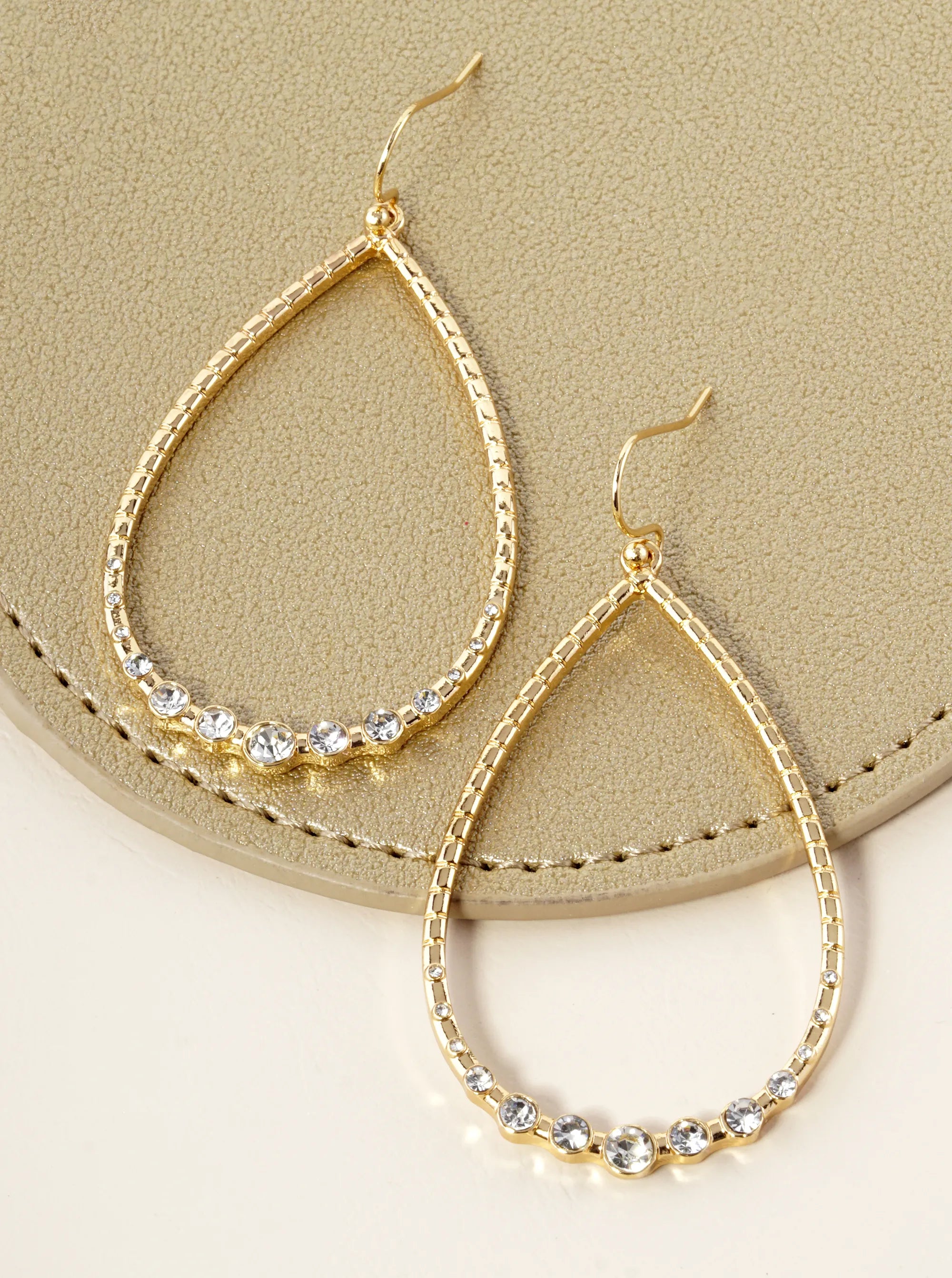 Graduated Crystal Stone Studded Textured Metal Teardrop Dangle Earrings