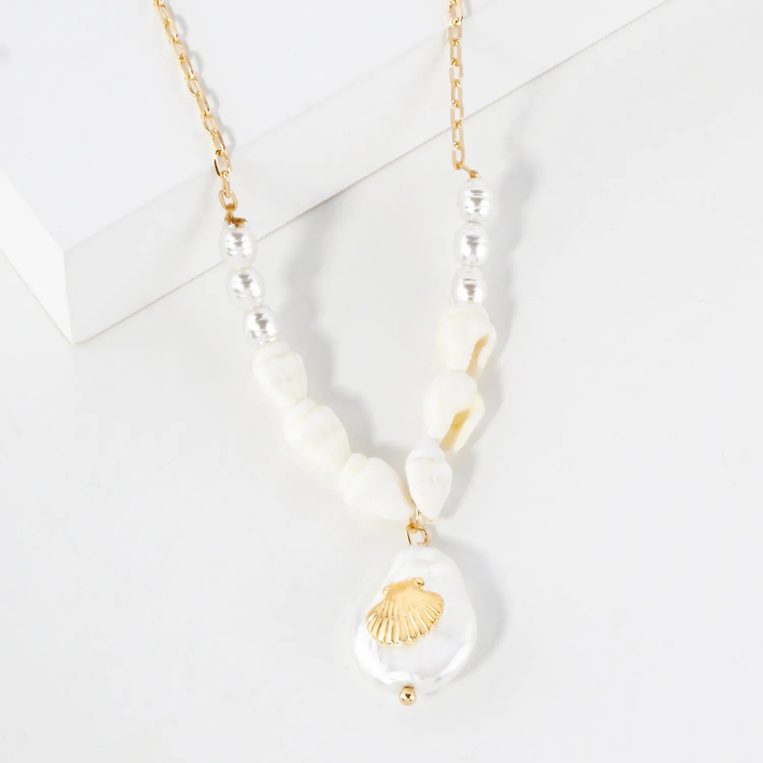 Seashell Teardrop Pearl Pendant Sea-Life Necklace