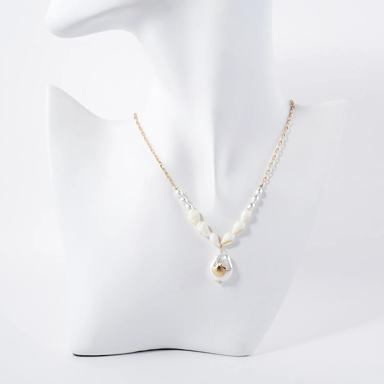 Seashell Teardrop Pearl Pendant Sea-Life Necklace