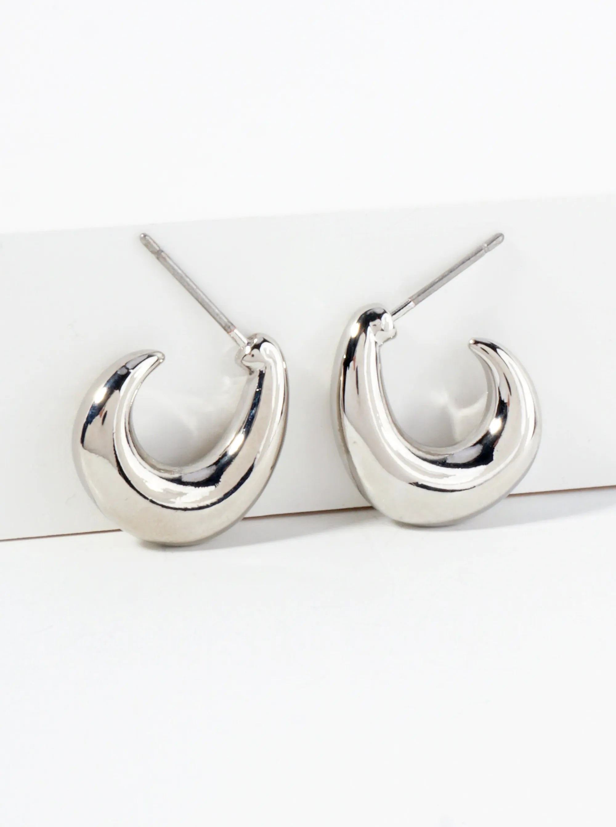 15mm Polished Hollow Huggie Hoop Earrings