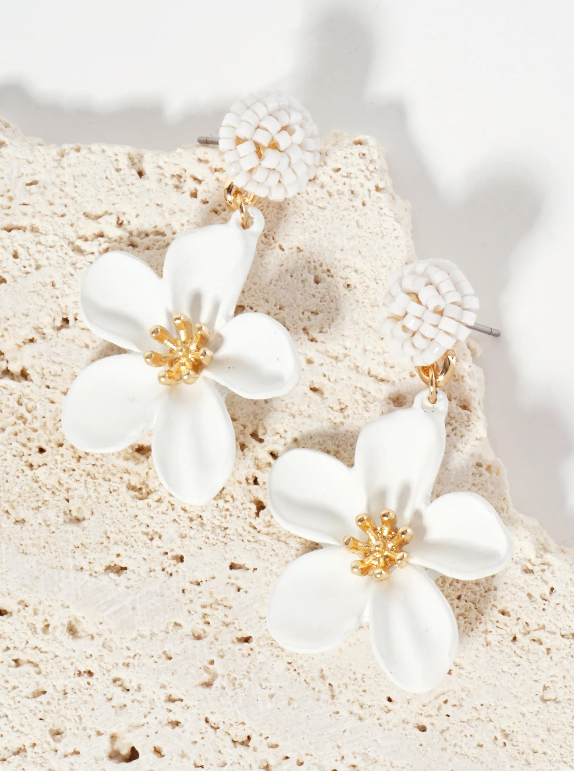 Botanical-Theme Flower Drop Glass-Beaded Dangle Earrings
