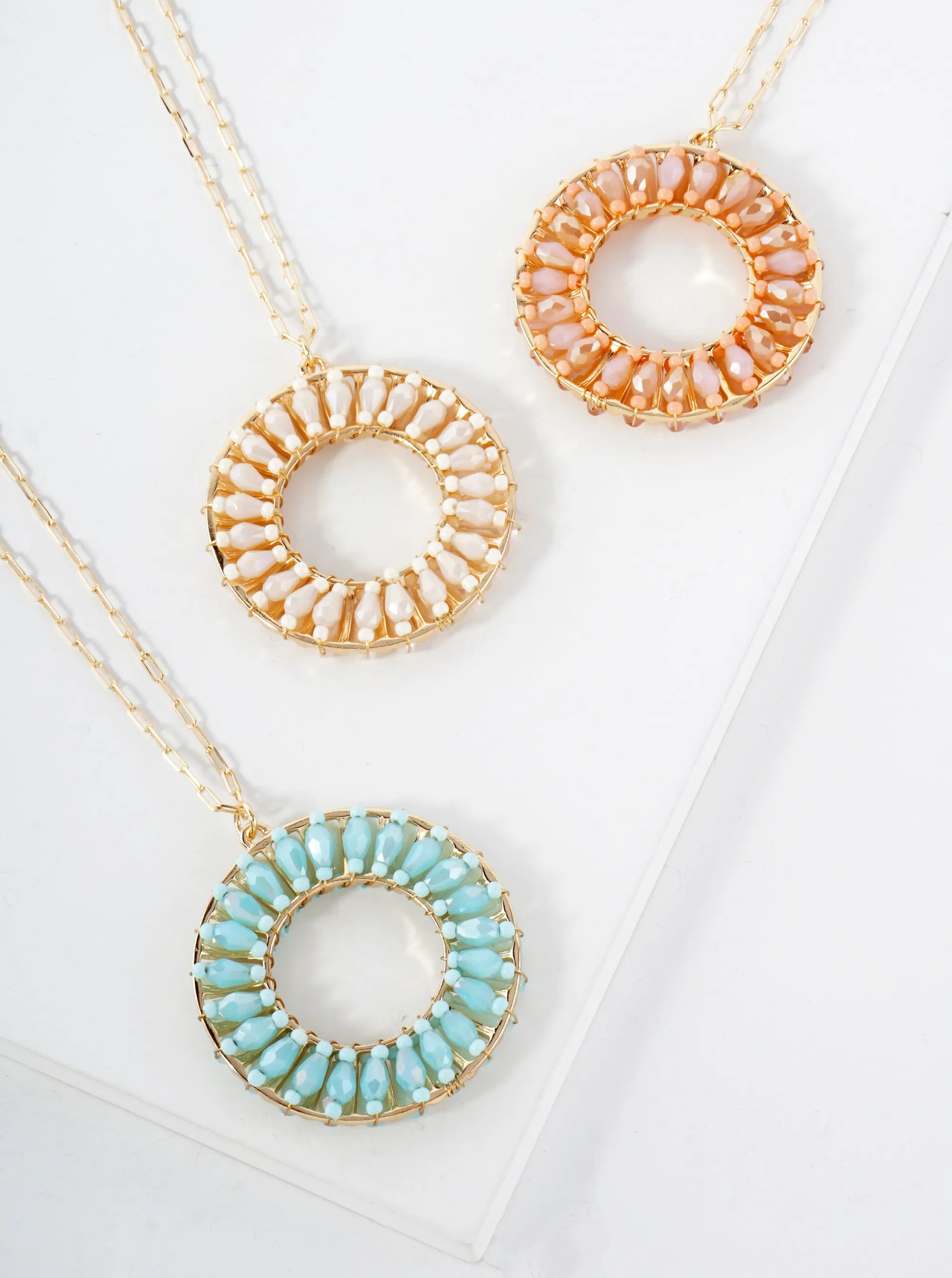 Glass-Beads Wire-Wrapped Circle Pendant 30-inch Long Necklace