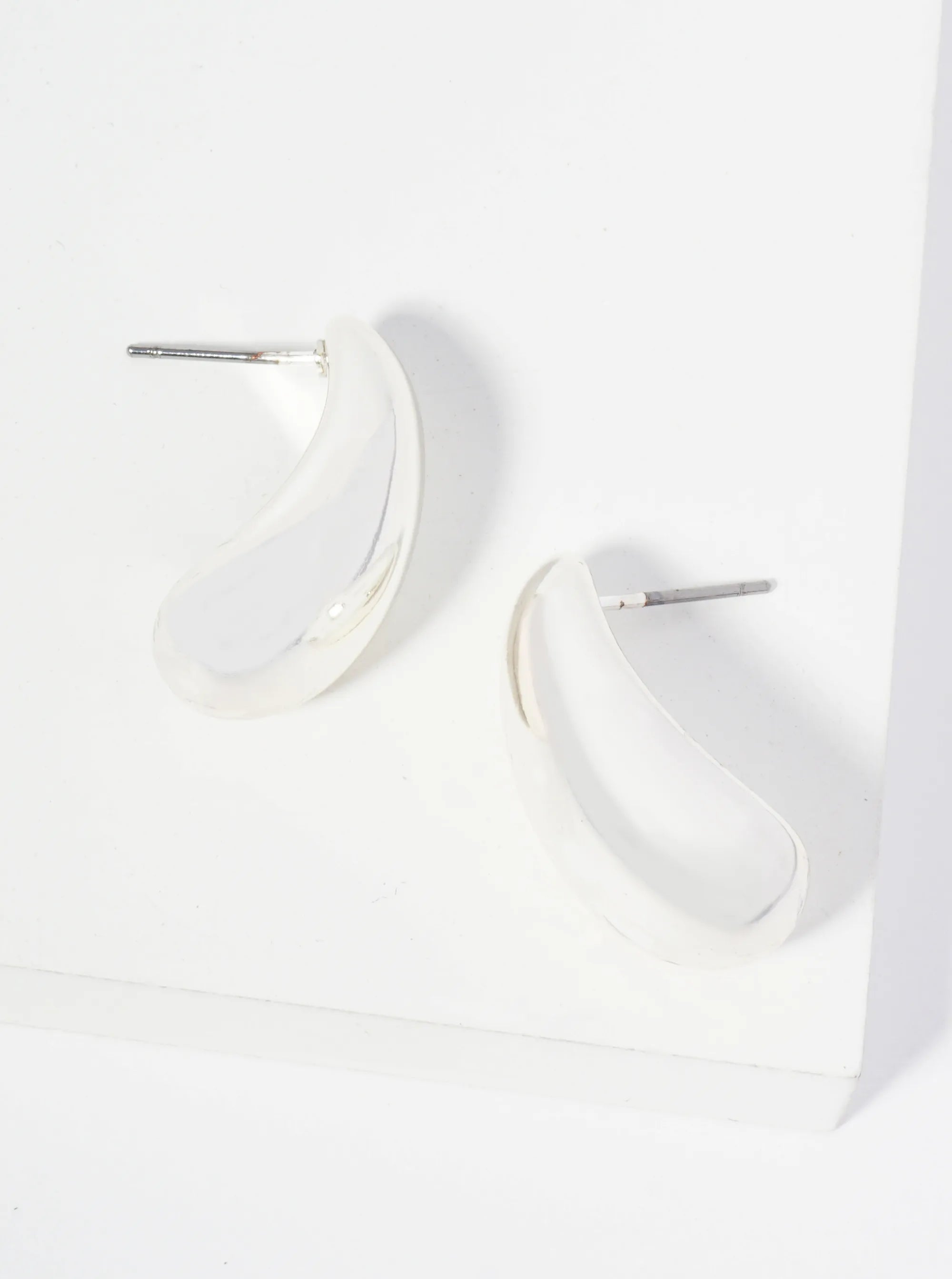 Polished Metal Lightweight 1 Inch Puffy Teardrop Post Earrings