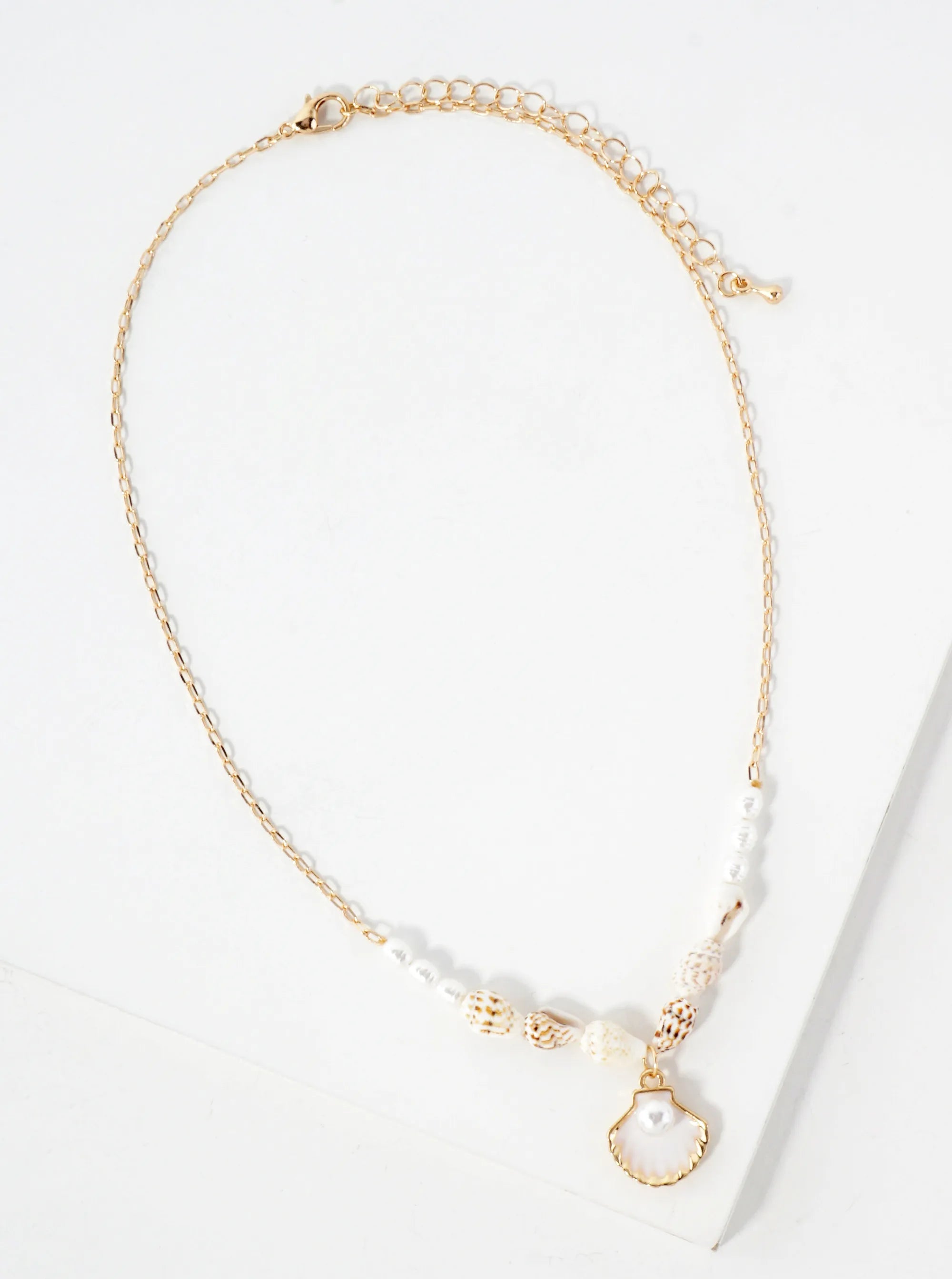 Sea-Life Pearl Seashell Pendant Adorned Conch Detail 16-Inch Necklace
