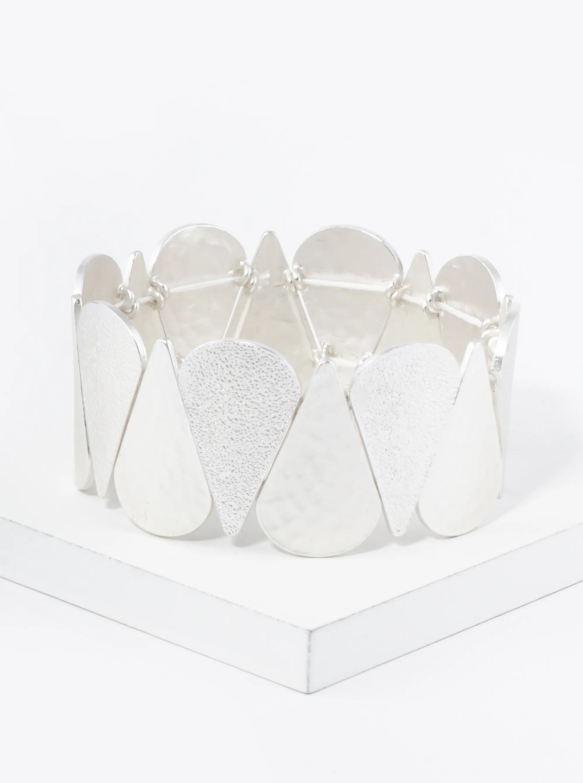 Textured Zig Zag Arrangement Teardrops Brass Stretch Bangle Bracelet